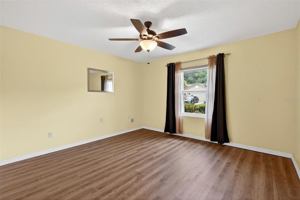 For Sale: $314,900 (2 beds, 2 baths, 1282 Square Feet)