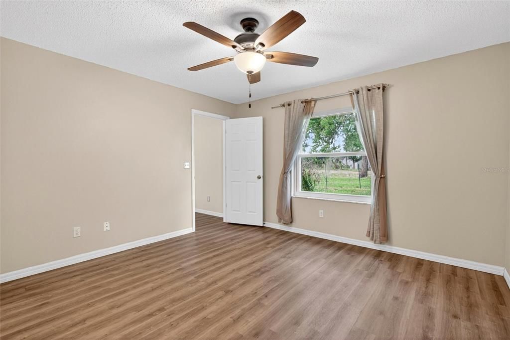 For Sale: $314,900 (2 beds, 2 baths, 1282 Square Feet)