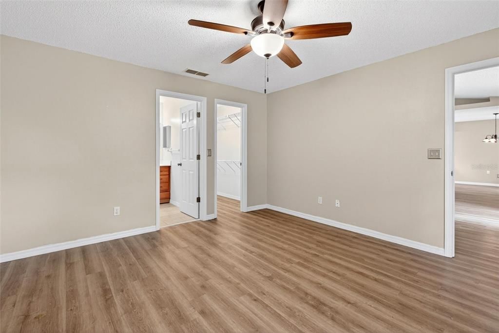 For Sale: $314,900 (2 beds, 2 baths, 1282 Square Feet)