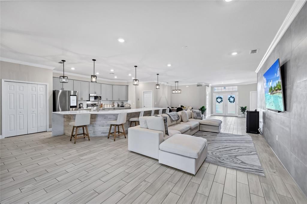 For Sale: $485,000 (5 beds, 3 baths, 2472 Square Feet)