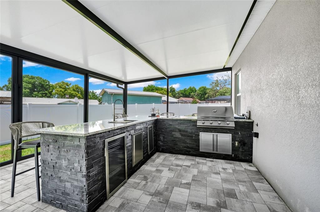 For Sale: $485,000 (5 beds, 3 baths, 2472 Square Feet)