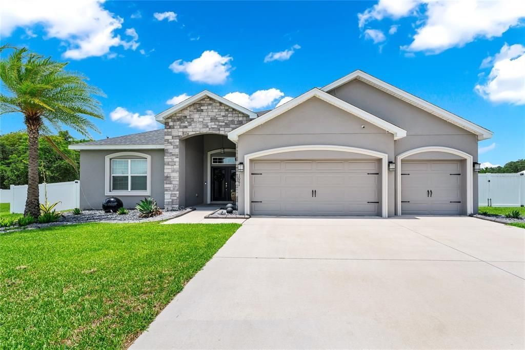 For Sale: $485,000 (5 beds, 3 baths, 2472 Square Feet)