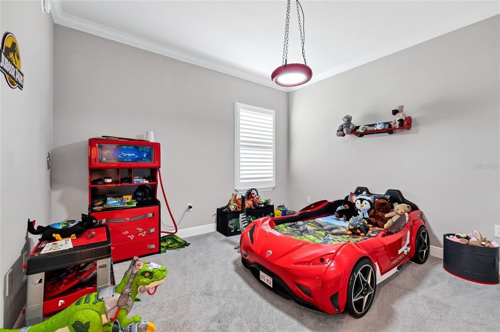 For Sale: $485,000 (5 beds, 3 baths, 2472 Square Feet)