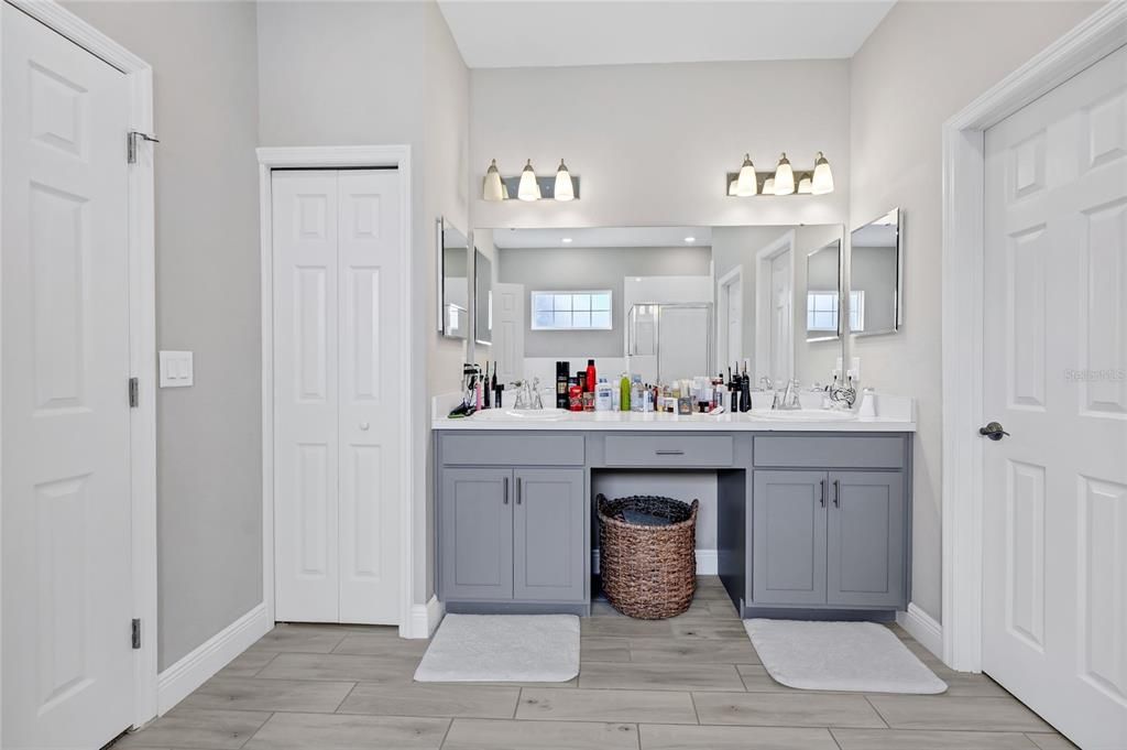 For Sale: $485,000 (5 beds, 3 baths, 2472 Square Feet)