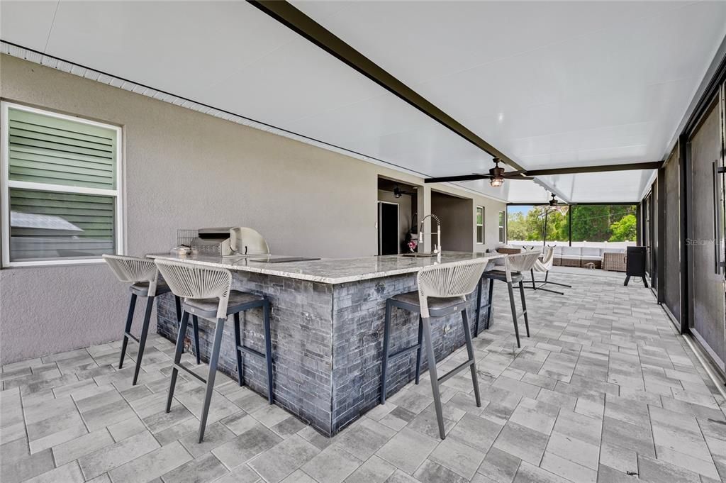 For Sale: $485,000 (5 beds, 3 baths, 2472 Square Feet)