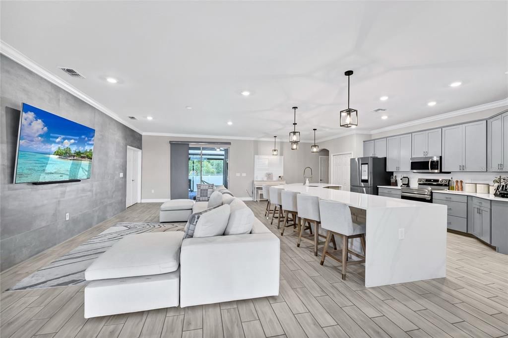 For Sale: $485,000 (5 beds, 3 baths, 2472 Square Feet)