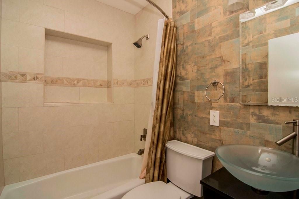 For Rent: $2,750 (3 beds, 2 baths, 1101 Square Feet)