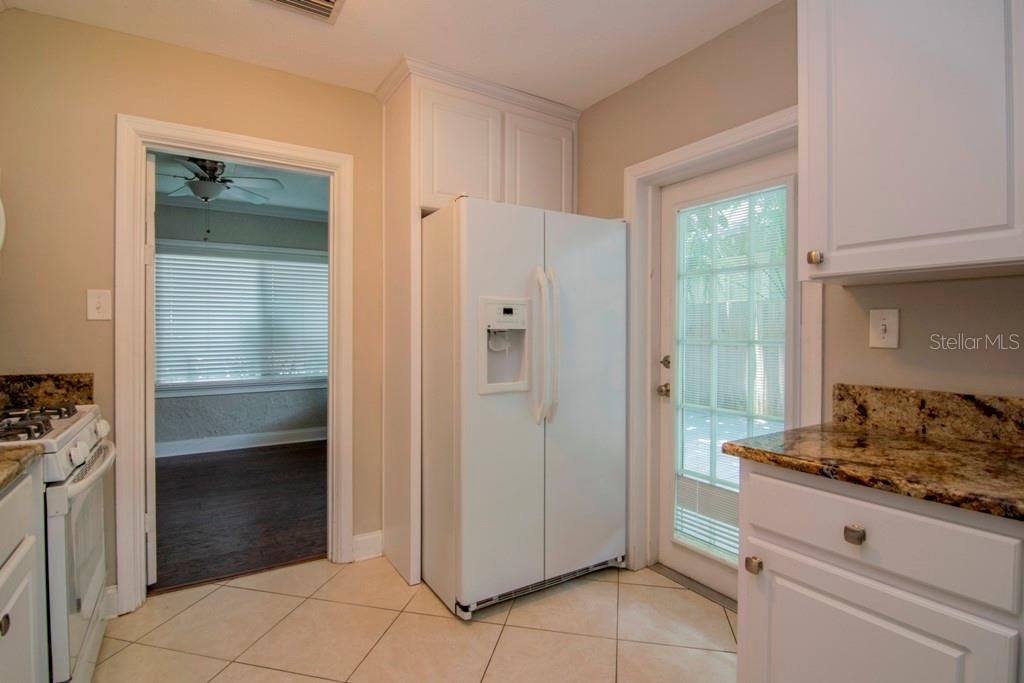 For Rent: $2,750 (3 beds, 2 baths, 1101 Square Feet)
