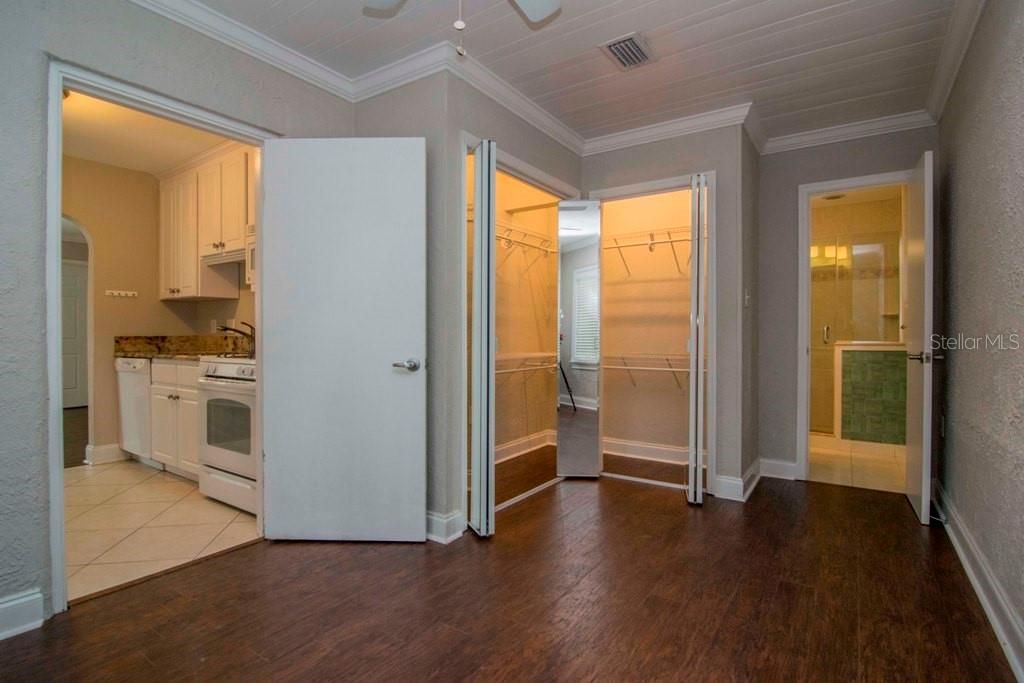 For Rent: $2,750 (3 beds, 2 baths, 1101 Square Feet)
