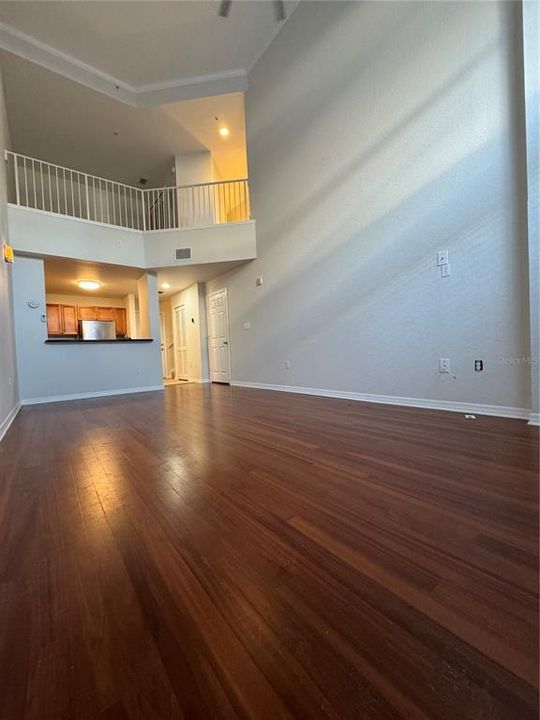 For Sale: $390,000 (1 beds, 1 baths, 1015 Square Feet)