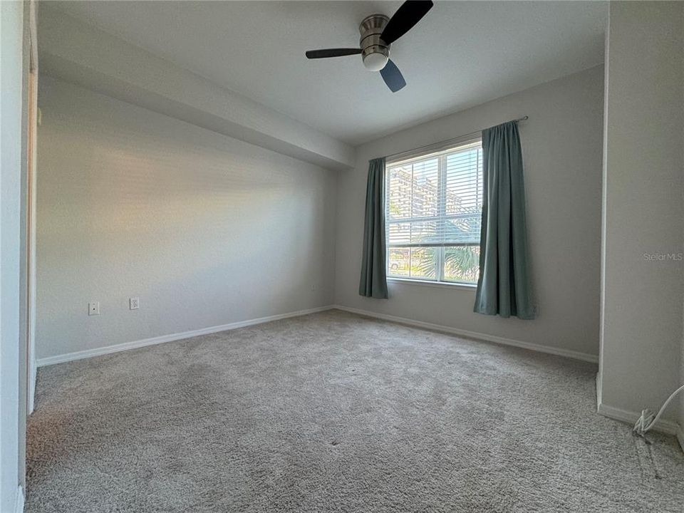 For Sale: $390,000 (1 beds, 1 baths, 1015 Square Feet)