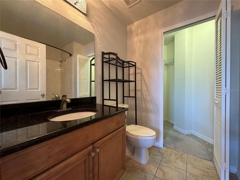 For Sale: $390,000 (1 beds, 1 baths, 1015 Square Feet)
