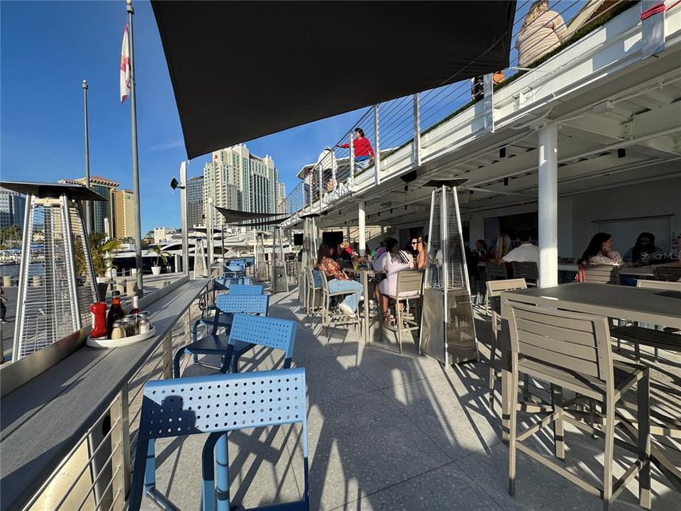 For Sale: $390,000 (1 beds, 1 baths, 1015 Square Feet)