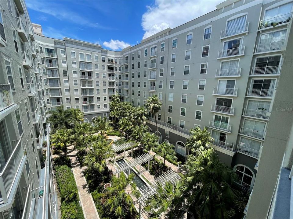 For Sale: $390,000 (1 beds, 1 baths, 1015 Square Feet)