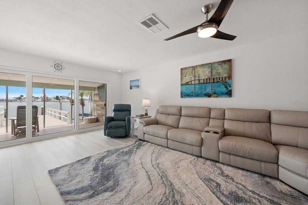 For Sale: $549,000 (2 beds, 2 baths, 1400 Square Feet)