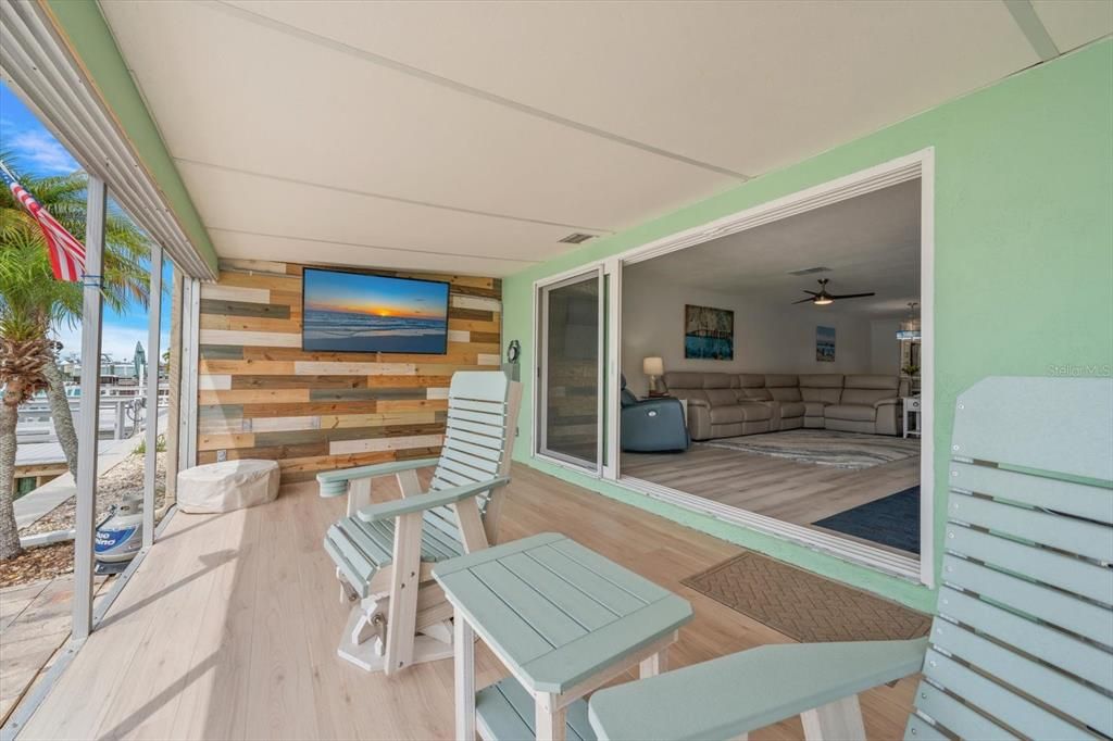 For Sale: $549,000 (2 beds, 2 baths, 1400 Square Feet)