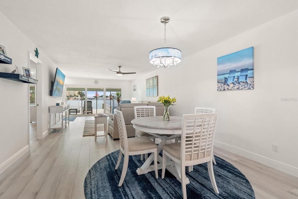 For Sale: $549,000 (2 beds, 2 baths, 1400 Square Feet)