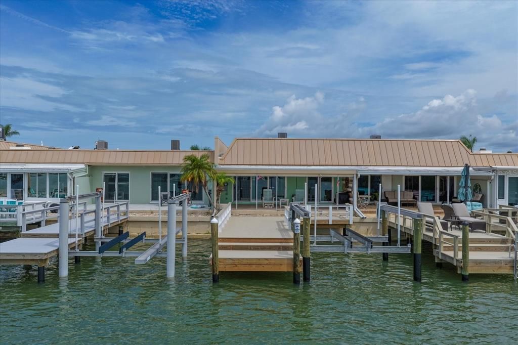 For Sale: $549,000 (2 beds, 2 baths, 1400 Square Feet)