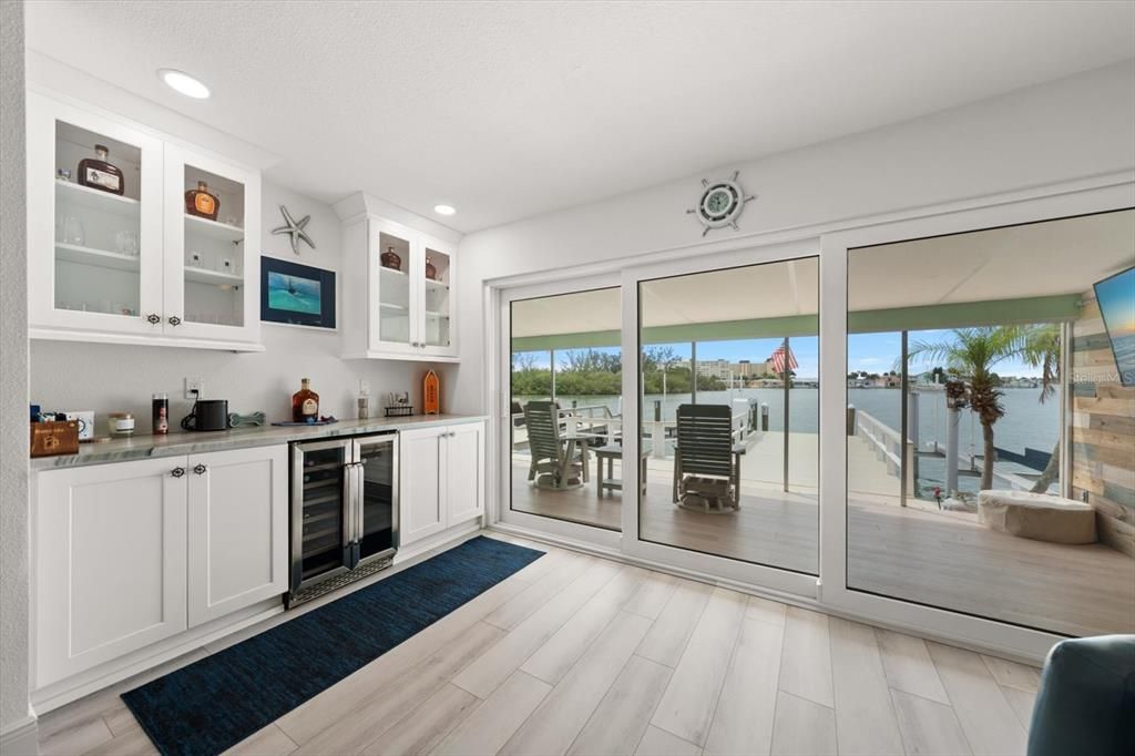 For Sale: $549,000 (2 beds, 2 baths, 1400 Square Feet)