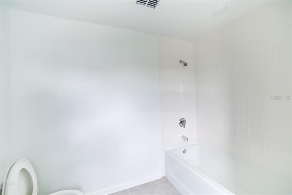 В аренду: $2,300 (3 спален, 2 ванн, 1704 Квадратных фут)