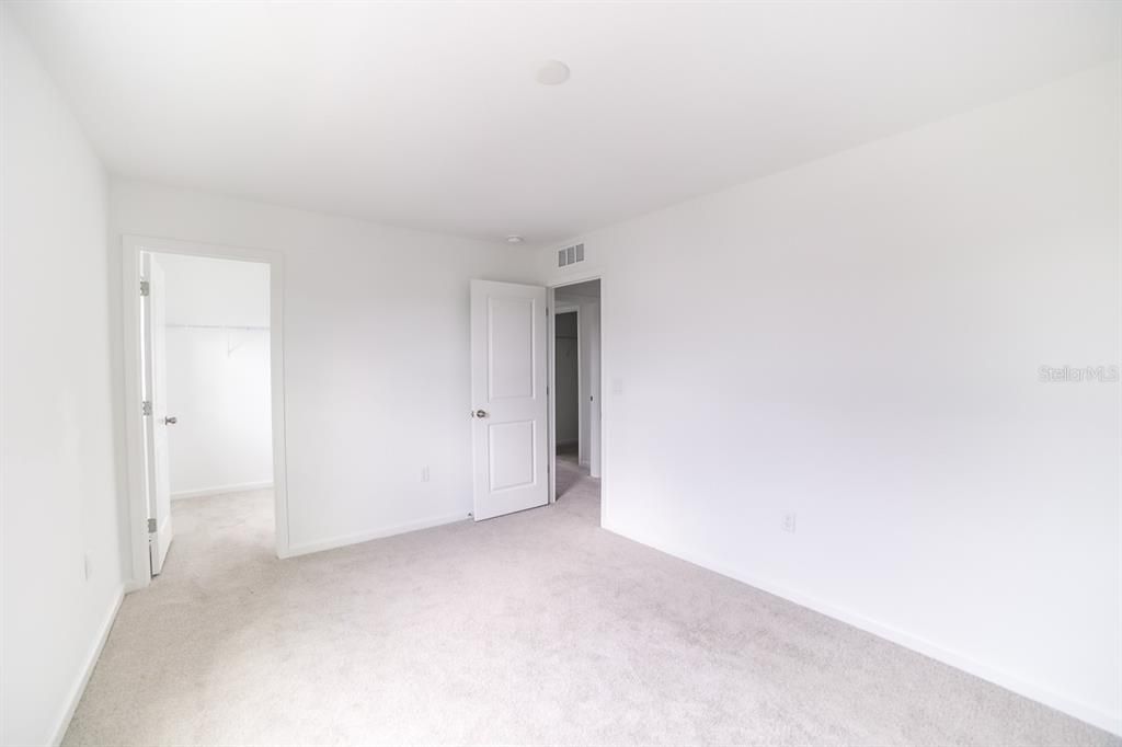 В аренду: $2,300 (3 спален, 2 ванн, 1704 Квадратных фут)