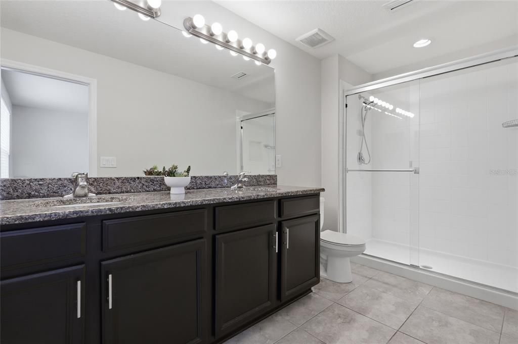 For Sale: $285,000 (3 beds, 2 baths, 1576 Square Feet)