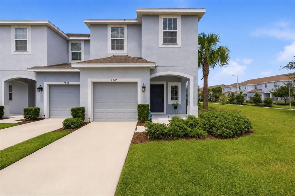For Sale: $285,000 (3 beds, 2 baths, 1576 Square Feet)