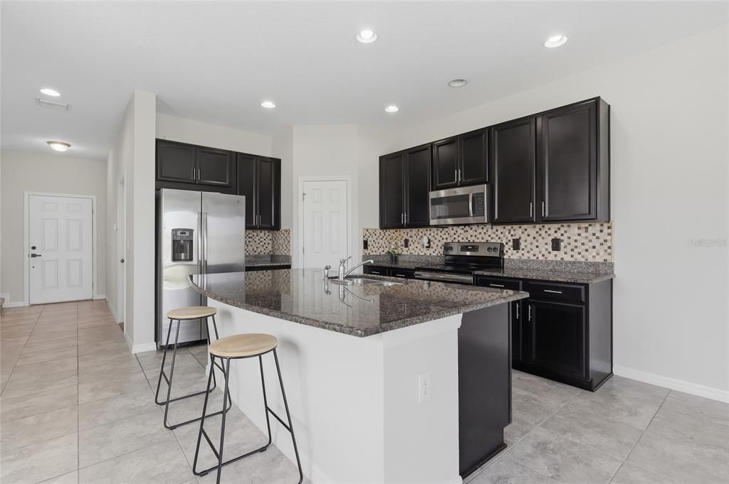 For Sale: $285,000 (3 beds, 2 baths, 1576 Square Feet)
