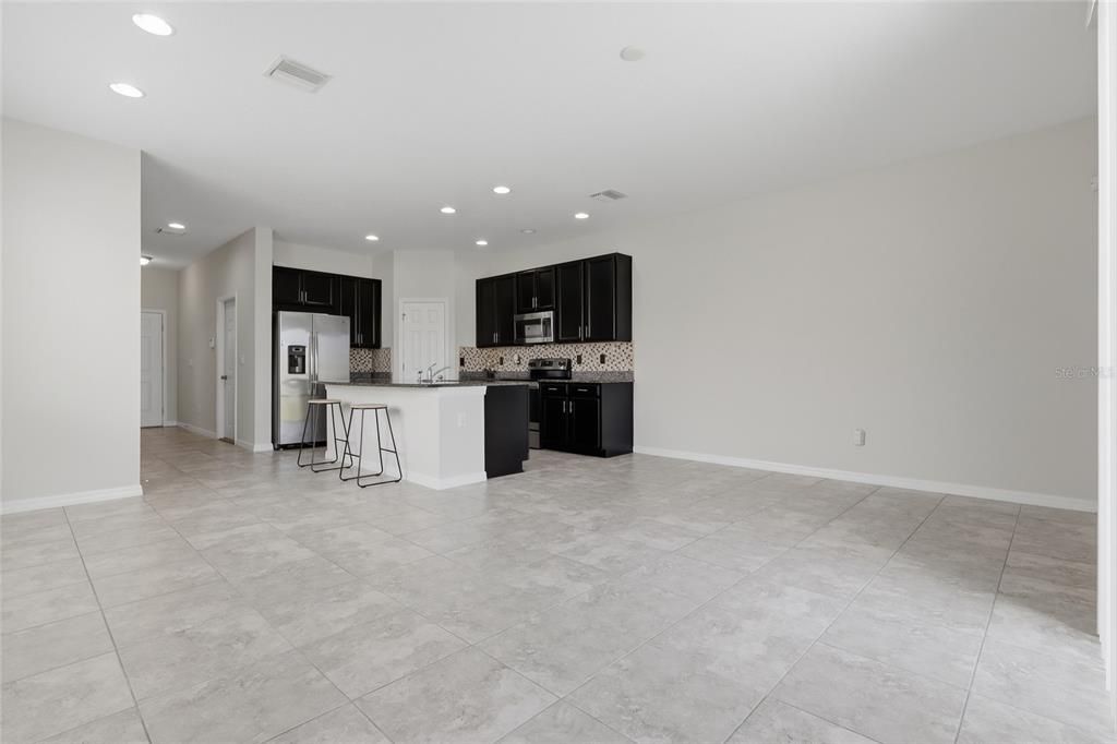For Sale: $285,000 (3 beds, 2 baths, 1576 Square Feet)