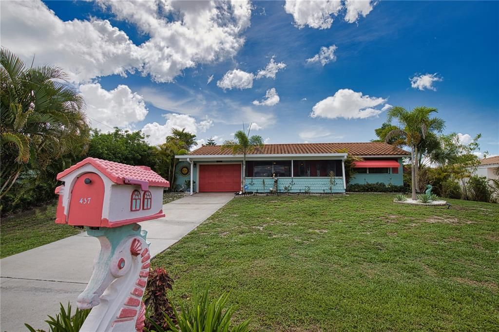 For Sale: $399,900 (2 beds, 2 baths, 968 Square Feet)