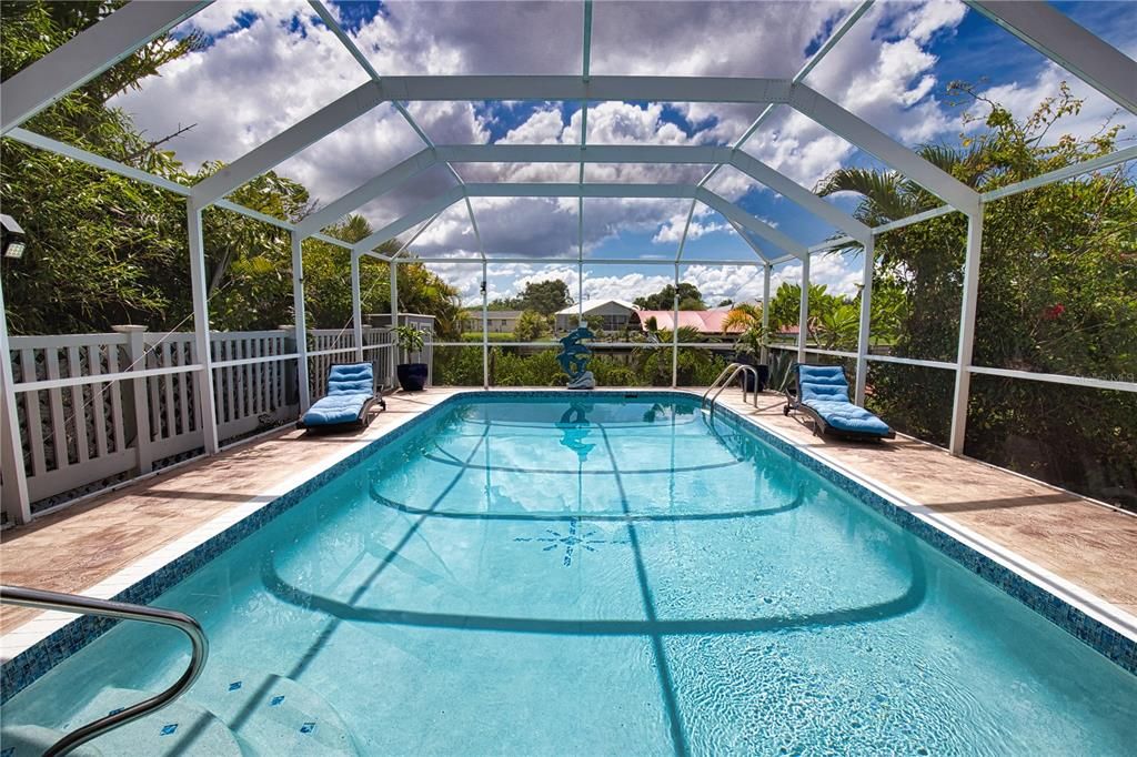 For Sale: $399,900 (2 beds, 2 baths, 968 Square Feet)
