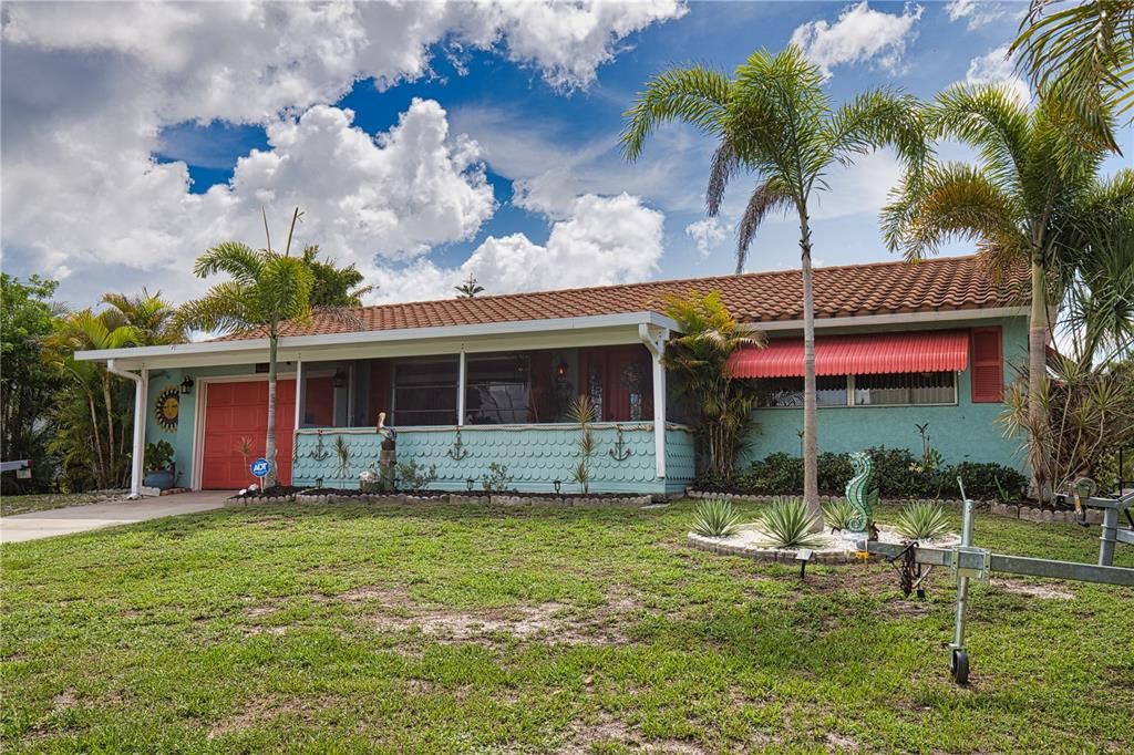 For Sale: $399,900 (2 beds, 2 baths, 968 Square Feet)