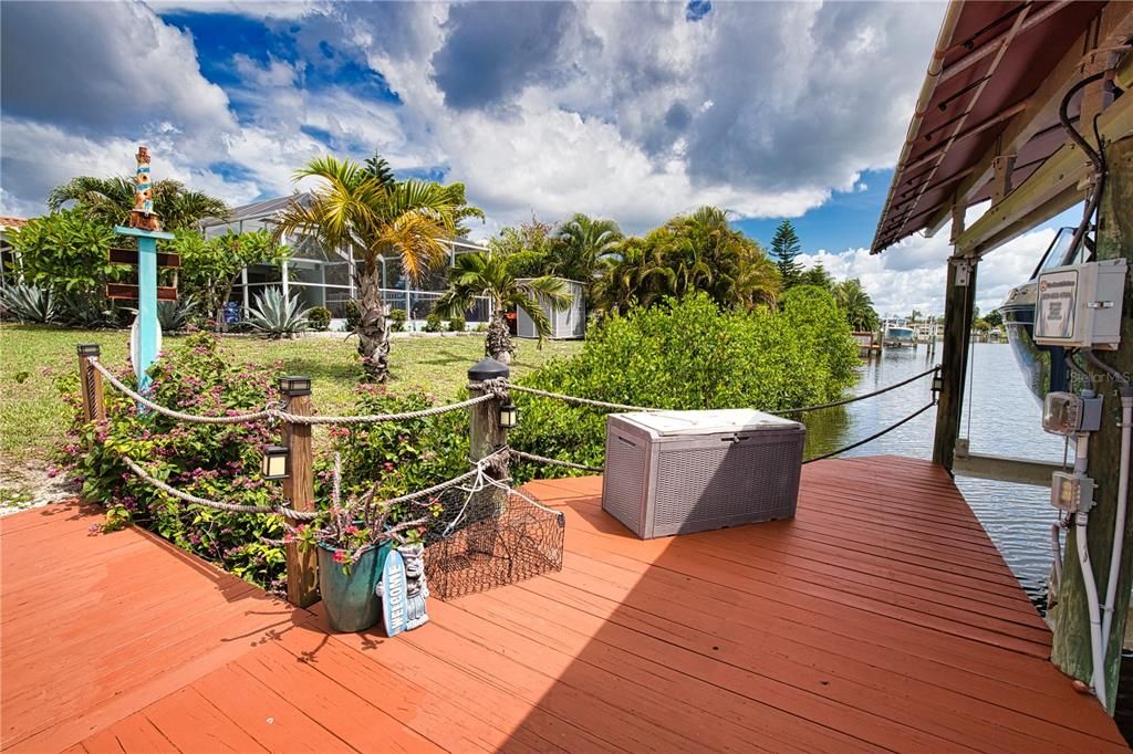 For Sale: $399,900 (2 beds, 2 baths, 968 Square Feet)