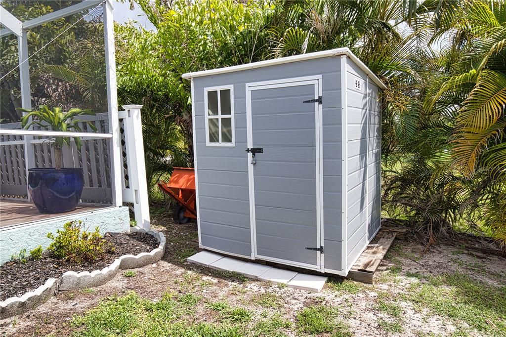 For Sale: $399,900 (2 beds, 2 baths, 968 Square Feet)