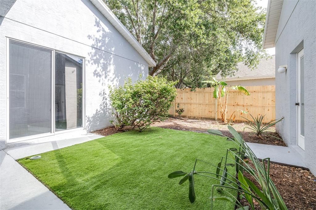 Activo con contrato: $349,990 (3 camas, 3 baños, 1566 Pies cuadrados)