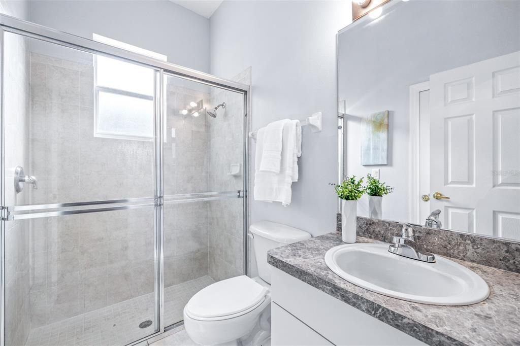 Activo con contrato: $349,990 (3 camas, 3 baños, 1566 Pies cuadrados)