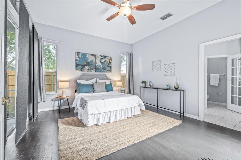 Activo con contrato: $349,990 (3 camas, 3 baños, 1566 Pies cuadrados)