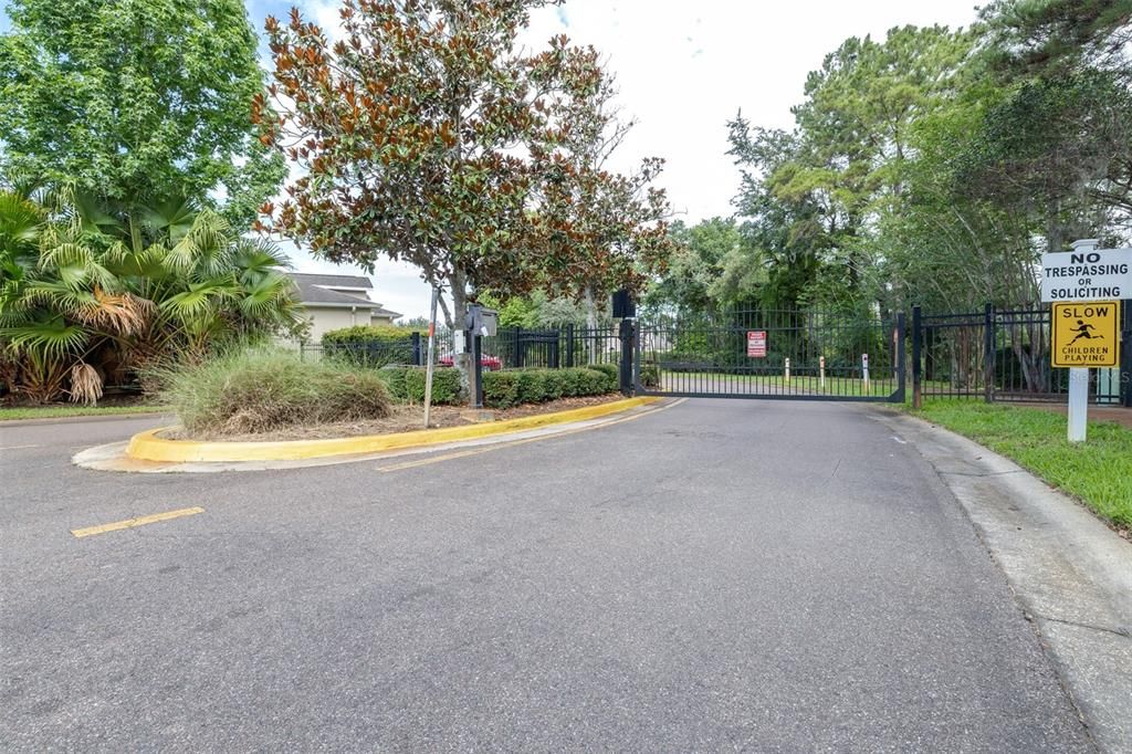 Activo con contrato: $349,990 (3 camas, 3 baños, 1566 Pies cuadrados)