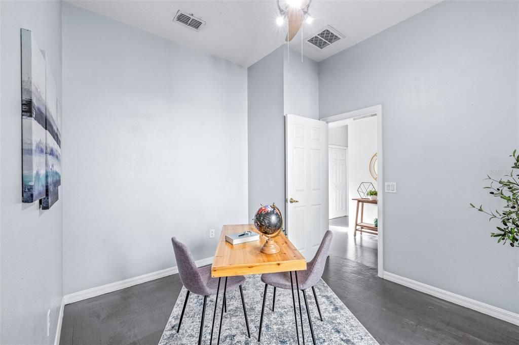 Activo con contrato: $349,990 (3 camas, 3 baños, 1566 Pies cuadrados)