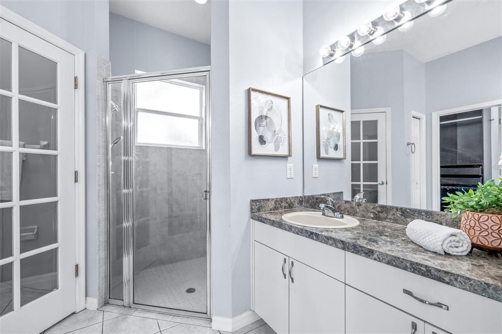 Activo con contrato: $349,990 (3 camas, 3 baños, 1566 Pies cuadrados)