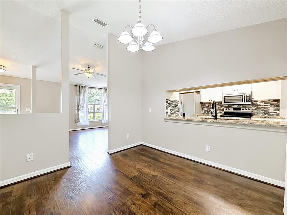 For Sale: $320,000 (3 beds, 2 baths, 1458 Square Feet)