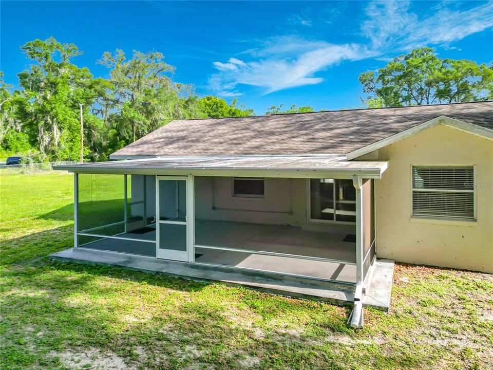 For Sale: $320,000 (3 beds, 2 baths, 1458 Square Feet)