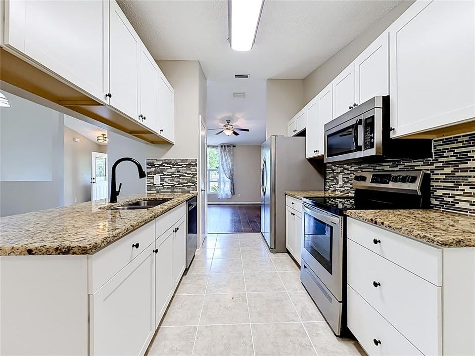 For Sale: $320,000 (3 beds, 2 baths, 1458 Square Feet)