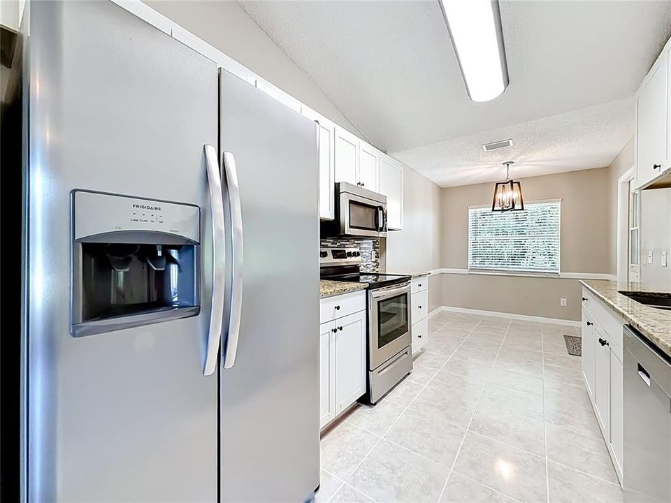 For Sale: $320,000 (3 beds, 2 baths, 1458 Square Feet)