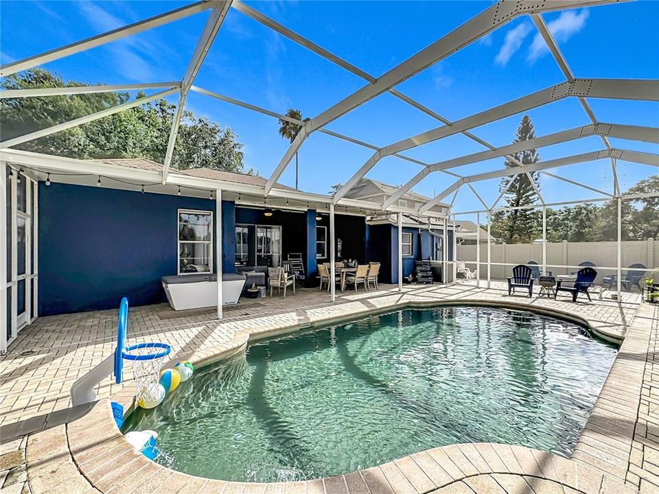 For Sale: $442,000 (4 beds, 2 baths, 2045 Square Feet)