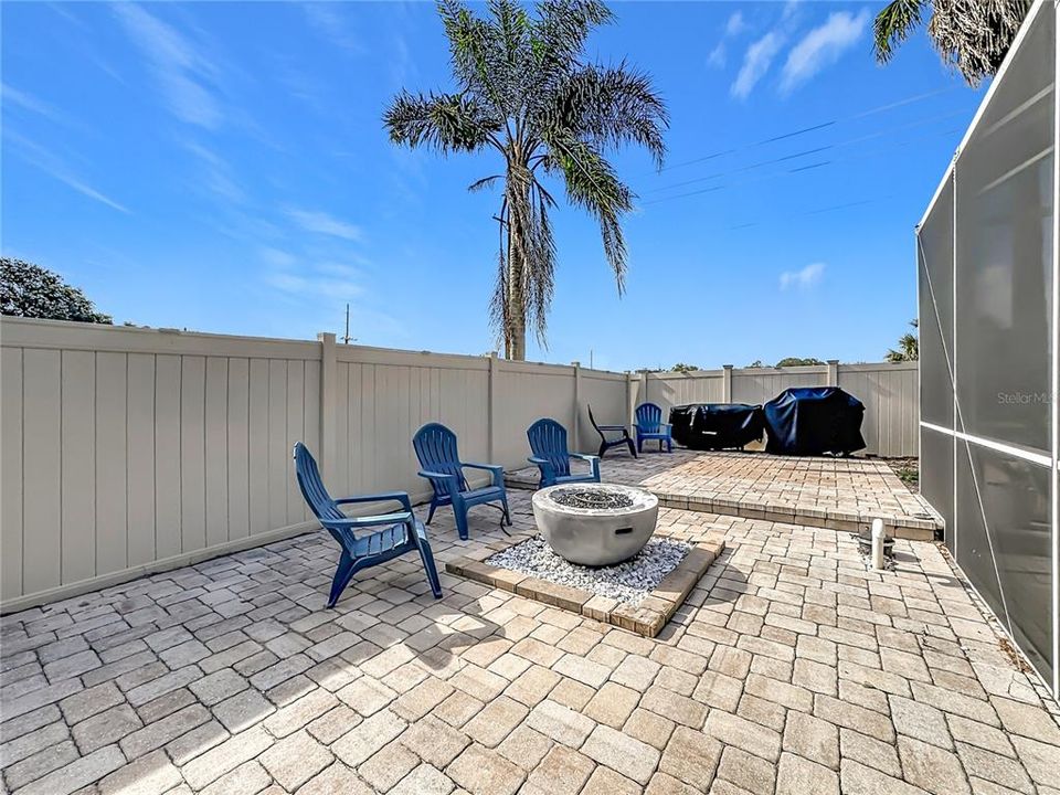 For Sale: $442,000 (4 beds, 2 baths, 2045 Square Feet)