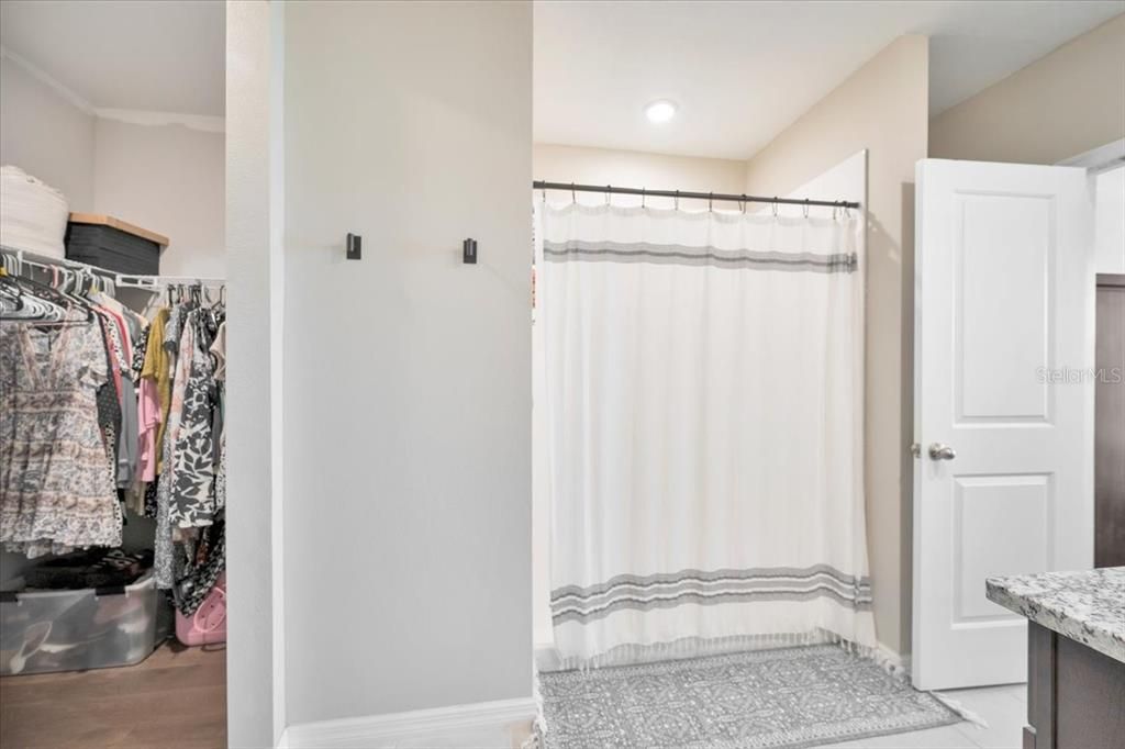 For Sale: $275,000 (3 beds, 2 baths, 1491 Square Feet)