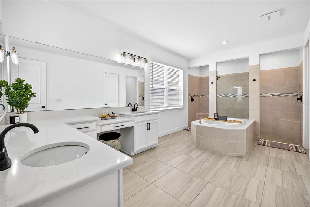 En Venta: $798,900 (5 camas, 4 baños, 3475 Pies cuadrados)
