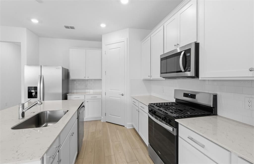 En Venta: $449,945 (3 camas, 2 baños, 1662 Pies cuadrados)