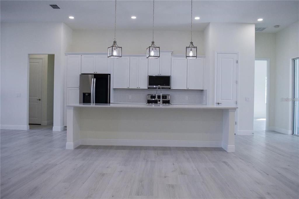 For Rent: $3,000 (4 beds, 3 baths, 2904 Square Feet)